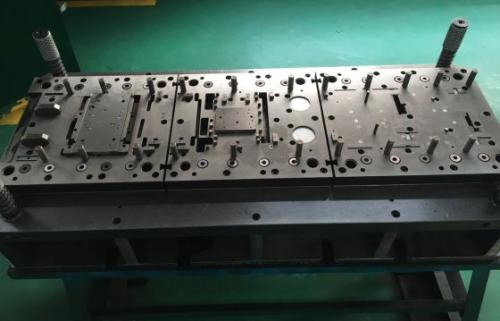 天津職業(yè)技術(shù)學(xué)院模具設(shè)計與制造學(xué)什么？