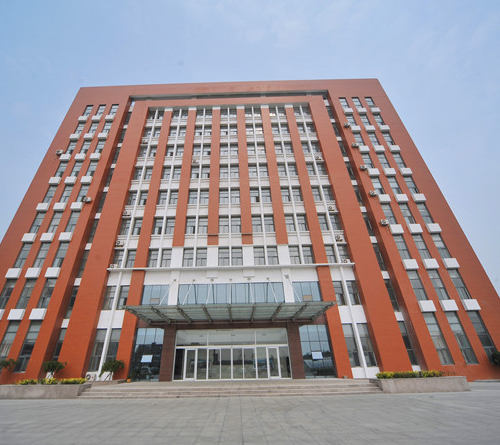 與同類院校相比，東營市技師學院都有哪些優(yōu)勢？