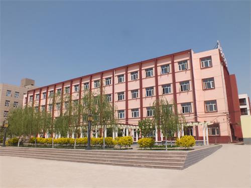  張家口工程技術(shù)學(xué)校升學(xué)與就業(yè)方便嗎？